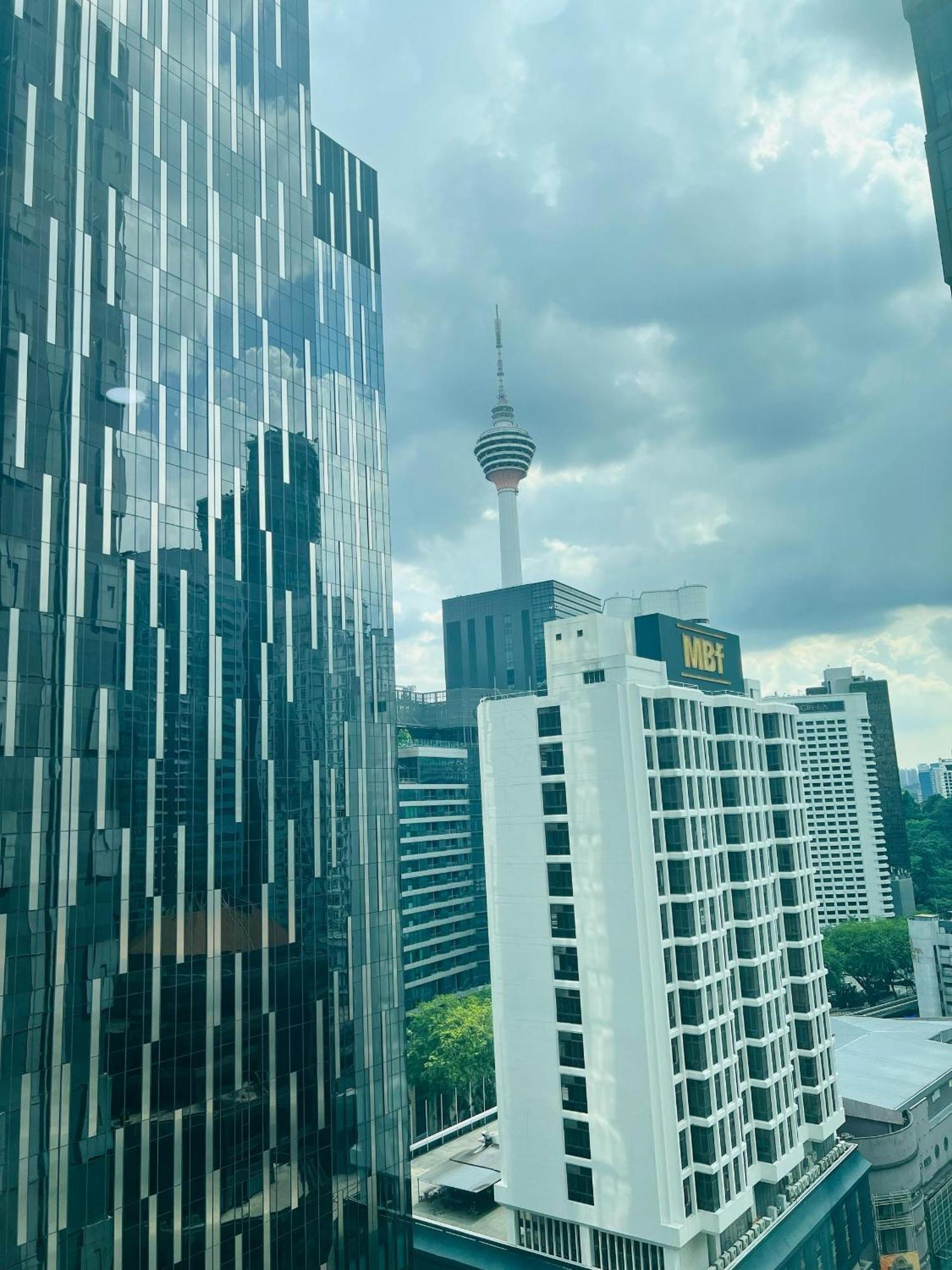 Soho Suites Klcc By Comfort Suites Kuala Lumpur Exterior photo