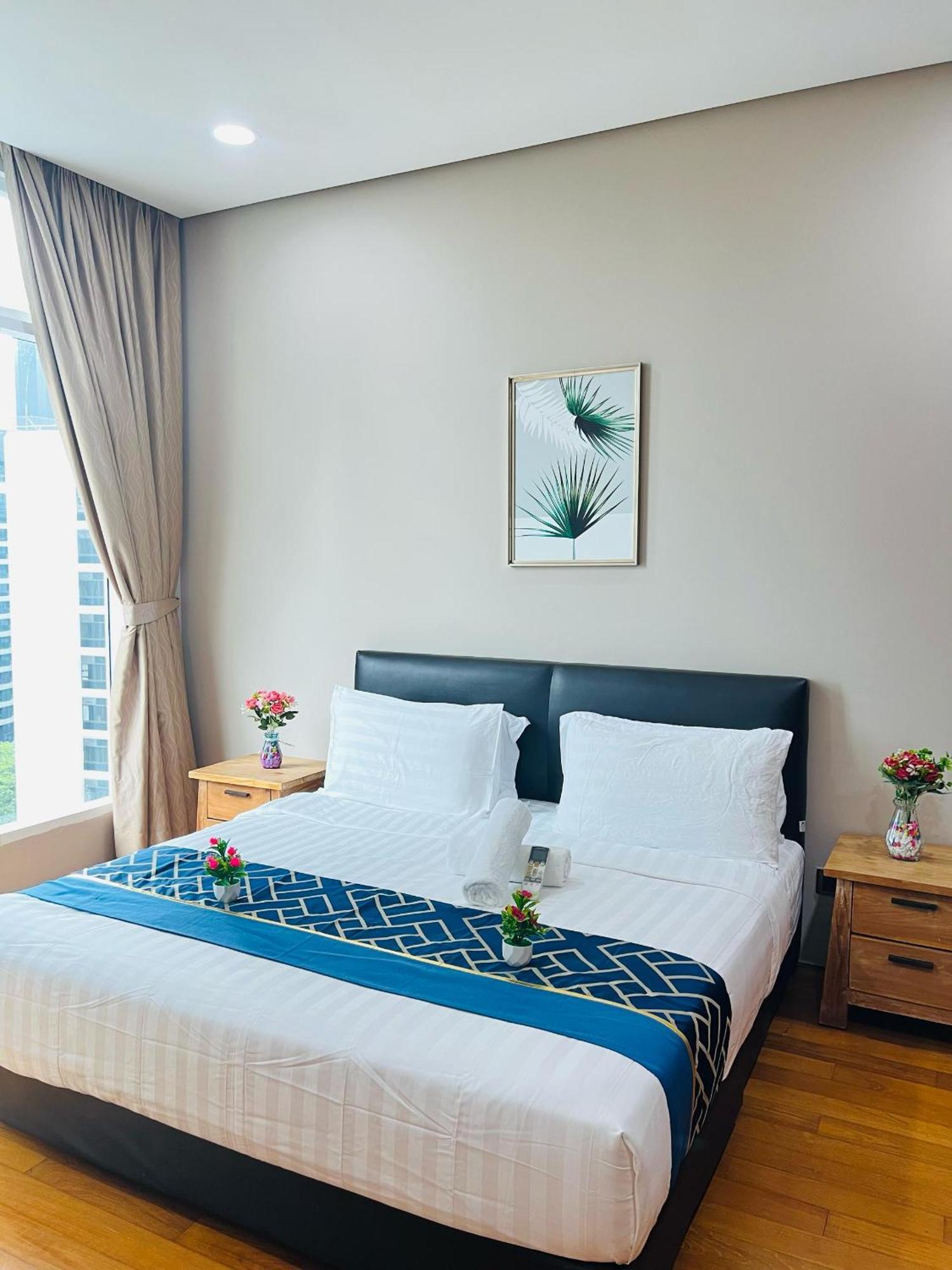 Soho Suites Klcc By Comfort Suites Kuala Lumpur Exterior photo