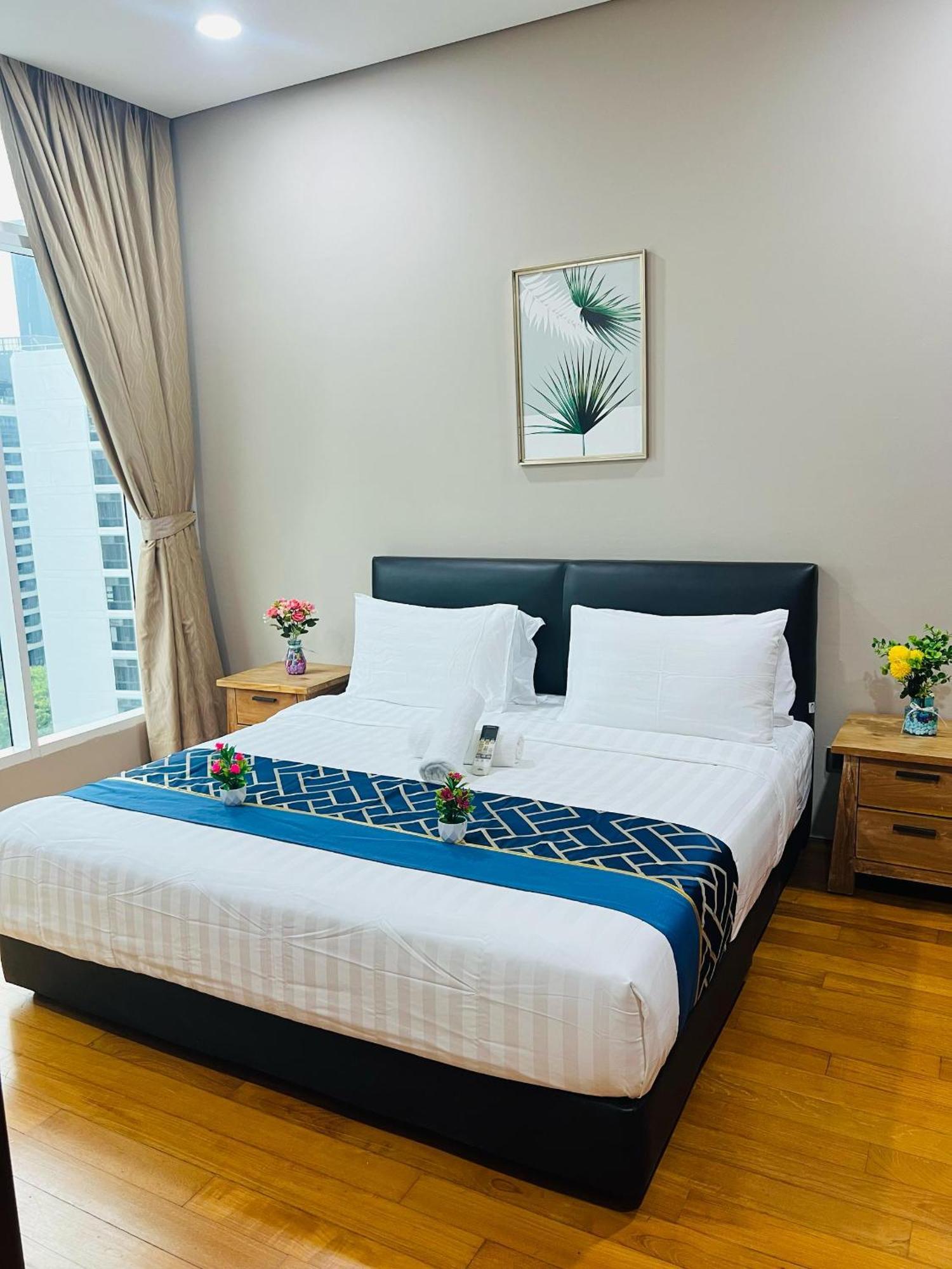 Soho Suites Klcc By Comfort Suites Kuala Lumpur Exterior photo